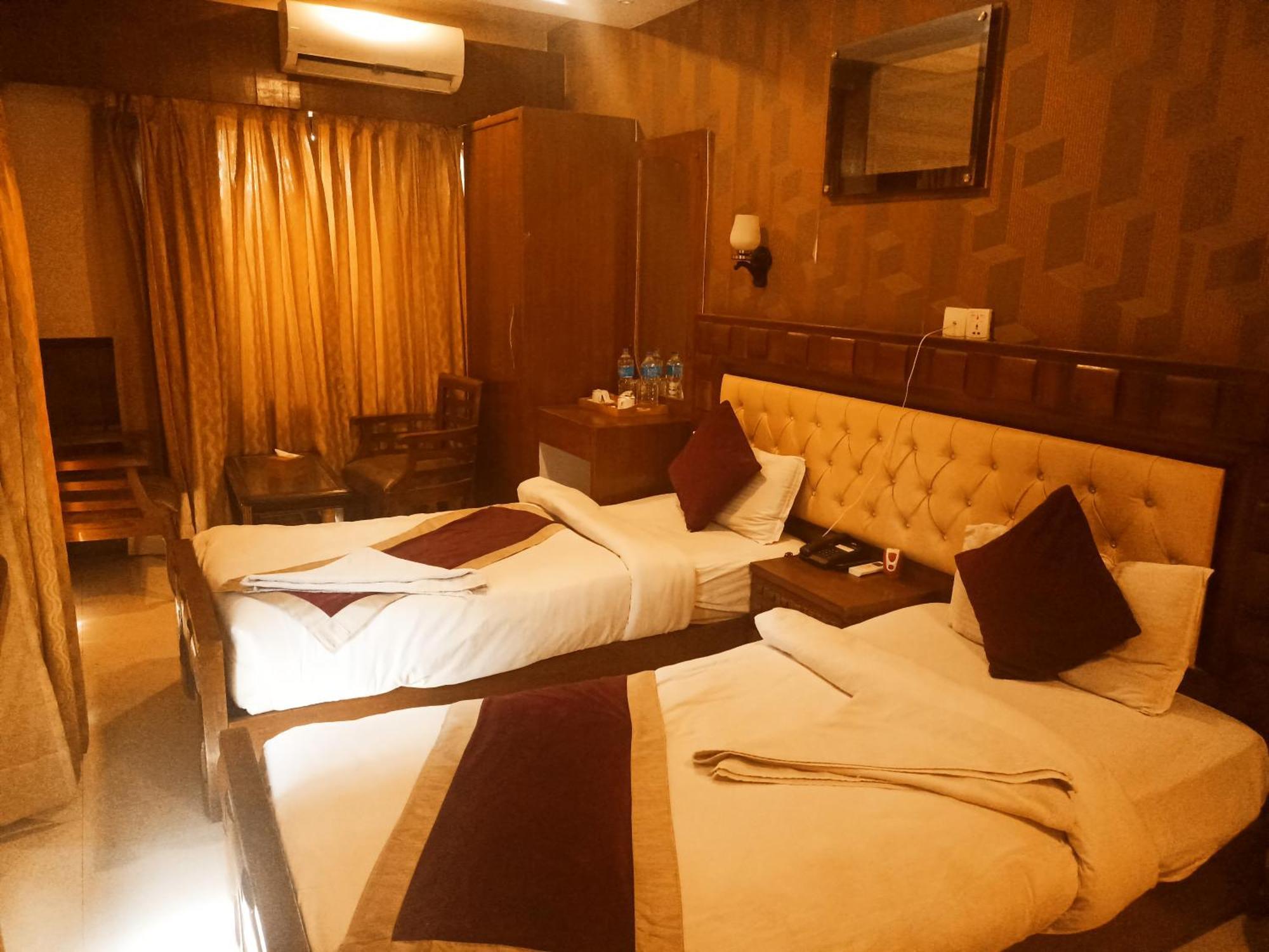 Hotel Prakash International Hetauda ภายนอก รูปภาพ